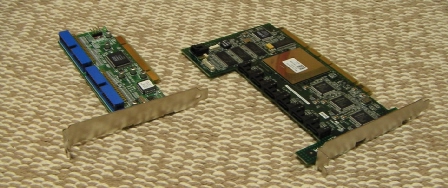 P-ATA�g���J�[�h(�ʐ^��)��S-ATA�g���J�[�h(�ʐ^�E)�̗�